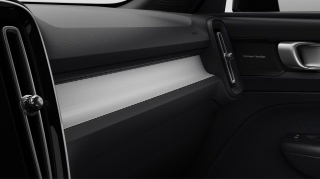 VOLVO XC40 PLUS BLACK EDITION B3 AUTO - foto 12
