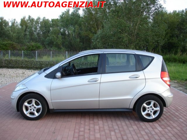 MERCEDES-BENZ A 180 CDI ELEGANCE - foto 4