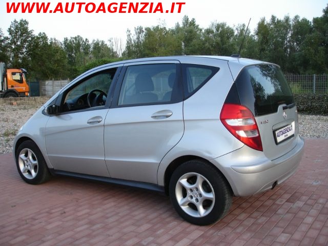 MERCEDES-BENZ A 180 CDI ELEGANCE - foto 5