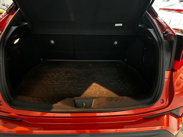 TOYOTA C-HR 2.0 HYBRID E-CVT PREMIERE - foto 8