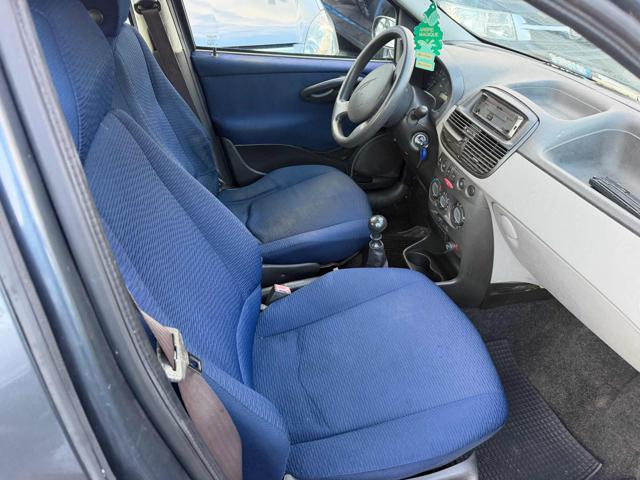 FIAT PUNTO 1.2I CAT 5 PORTE ELX SENZA NESSU - foto 23