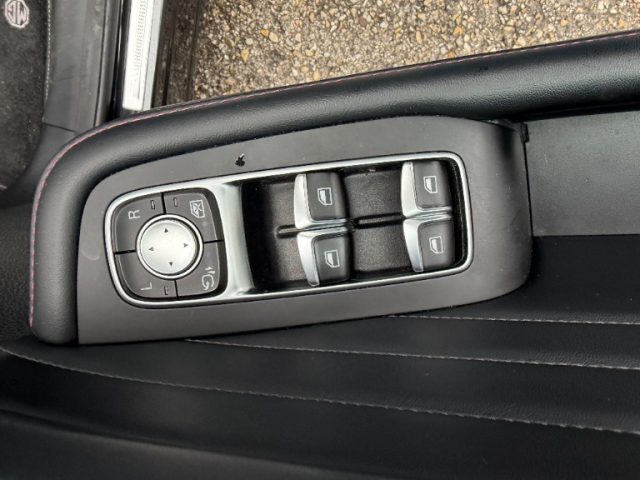 MG HS 1.5T-GDI LUXURY - foto 8