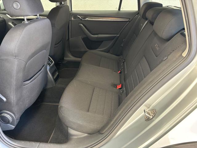 SKODA OCTAVIA 2.0 TDI 184 CV 4X4 DSG SCOUT BEL - foto 8