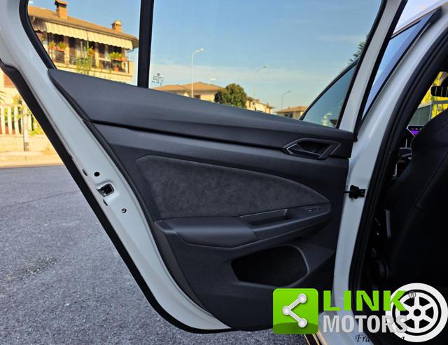VOLKSWAGEN GOLF 1.5 ETSI 150 CV ACT DSG R-LINE P - foto 33