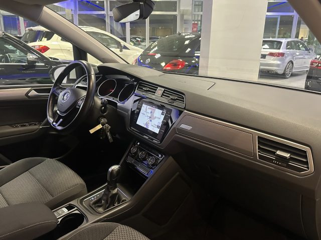 VOLKSWAGEN TOURAN 2.0 TDI SCR DSG 7POSTI BLUEMOTIO - foto 9