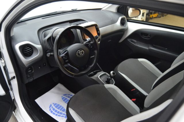 TOYOTA AYGO 1.0 VVT-I 69 CV 3 PORTE X-CLUSIV - foto 10