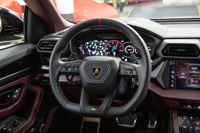 LAMBORGHINI URUS SE|AKRAPOVIC|BANG&OLUFSEN|TETTO| - foto 14