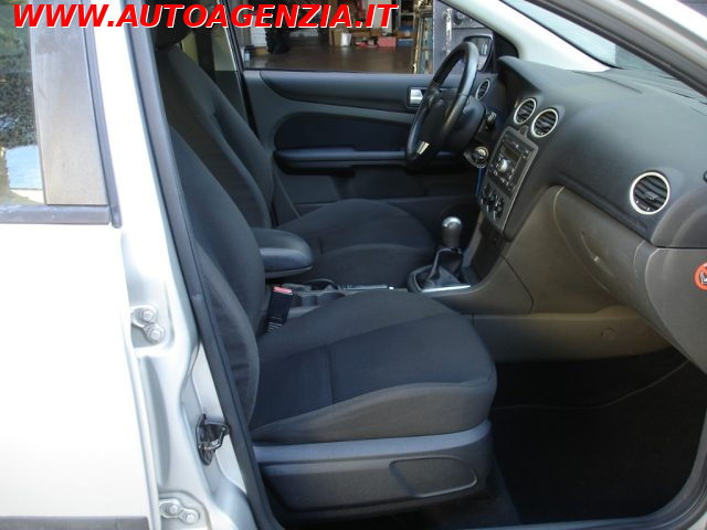 FORD FOCUS 1.6 TDCI (90CV) 5P. (POCHI KM) - foto 11