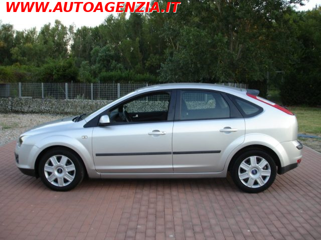 FORD FOCUS 1.6 TDCI (90CV) 5P. (POCHI KM) - foto 3