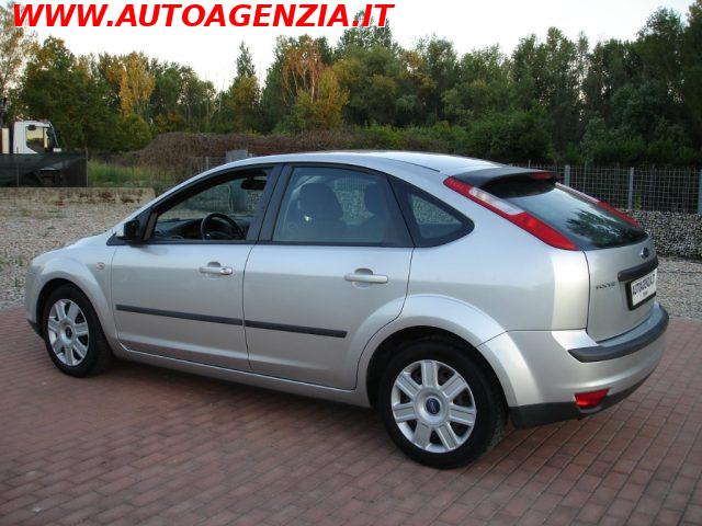 FORD FOCUS 1.6 TDCI (90CV) 5P. (POCHI KM) - foto 4