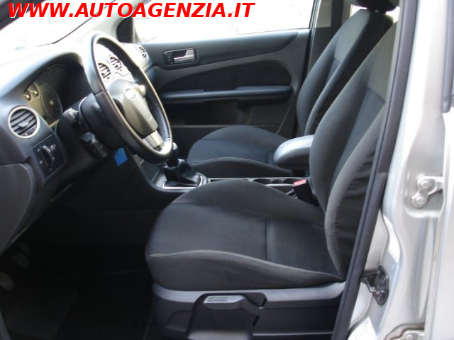 FORD FOCUS 1.6 TDCI (90CV) 5P. (POCHI KM) - foto 8