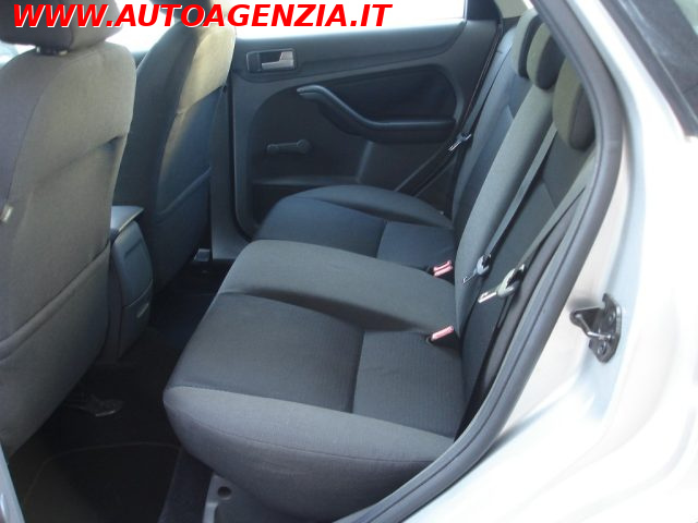 FORD FOCUS 1.6 TDCI (90CV) 5P. (POCHI KM) - foto 10