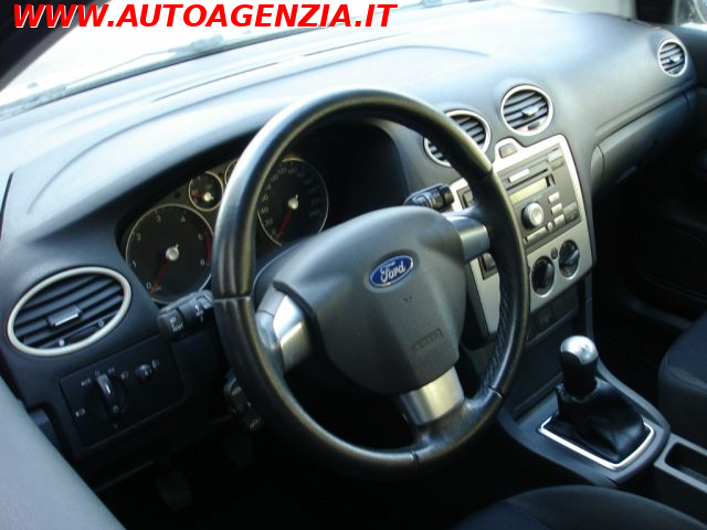FORD FOCUS 1.6 TDCI (90CV) 5P. (POCHI KM) - foto 14