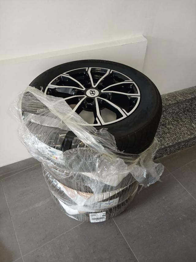 HYUNDAI KONA 1.6 CRDI 115 CV XTECH +SET GOMME - foto 8