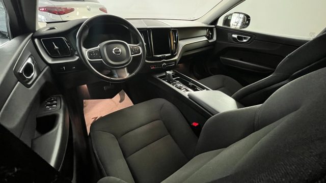 VOLVO XC60 B4 (D) AWD GEARTRONIC MOMENTUM - foto 7