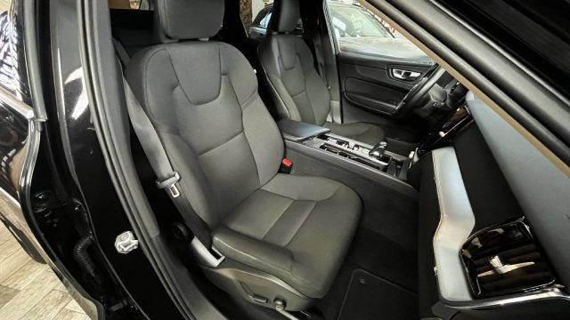 VOLVO XC60 B4 (D) AWD GEARTRONIC MOMENTUM - foto 6