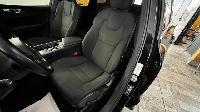VOLVO XC60 B4 (D) AWD GEARTRONIC MOMENTUM - foto 8
