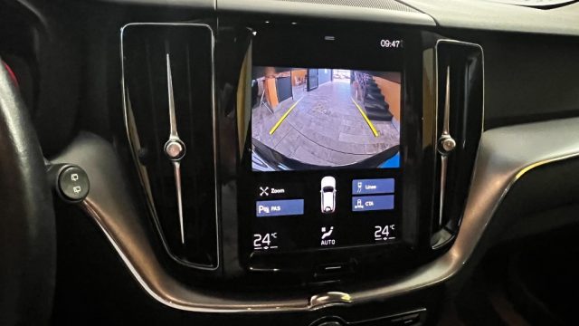 VOLVO XC60 B4 (D) AWD GEARTRONIC MOMENTUM - foto 12