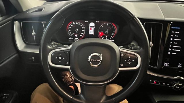 VOLVO XC60 B4 (D) AWD GEARTRONIC MOMENTUM - foto 14