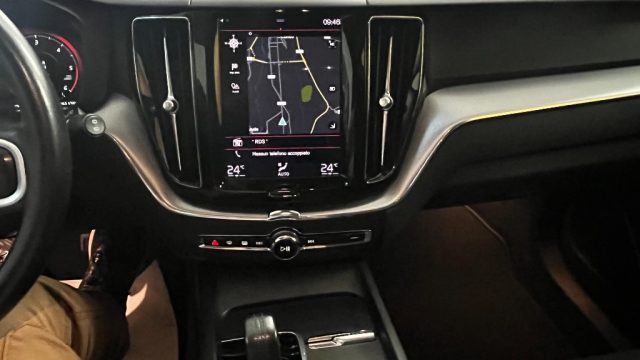 VOLVO XC60 B4 (D) AWD GEARTRONIC MOMENTUM - foto 10