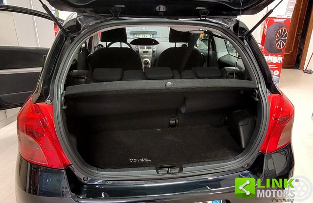 TOYOTA YARIS 1.3VVTI BENZINA 3 PORTE  ADATTA  - foto 8
