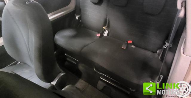 TOYOTA YARIS 1.3VVTI BENZINA 3 PORTE  ADATTA  - foto 6