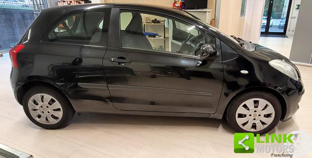TOYOTA YARIS 1.3VVTI BENZINA 3 PORTE  ADATTA  - foto 10