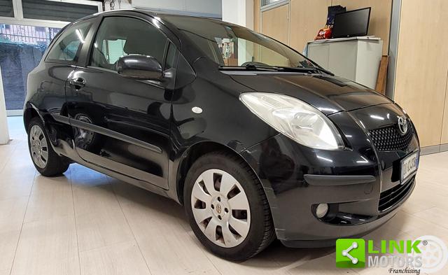 TOYOTA YARIS 1.3VVTI BENZINA 3 PORTE  ADATTA 