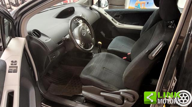 TOYOTA YARIS 1.3VVTI BENZINA 3 PORTE  ADATTA  - foto 5