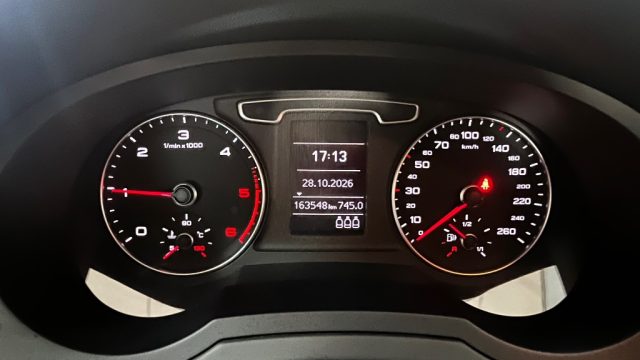 AUDI Q3 2.0 TDI - foto 10