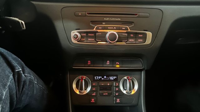 AUDI Q3 2.0 TDI - foto 13