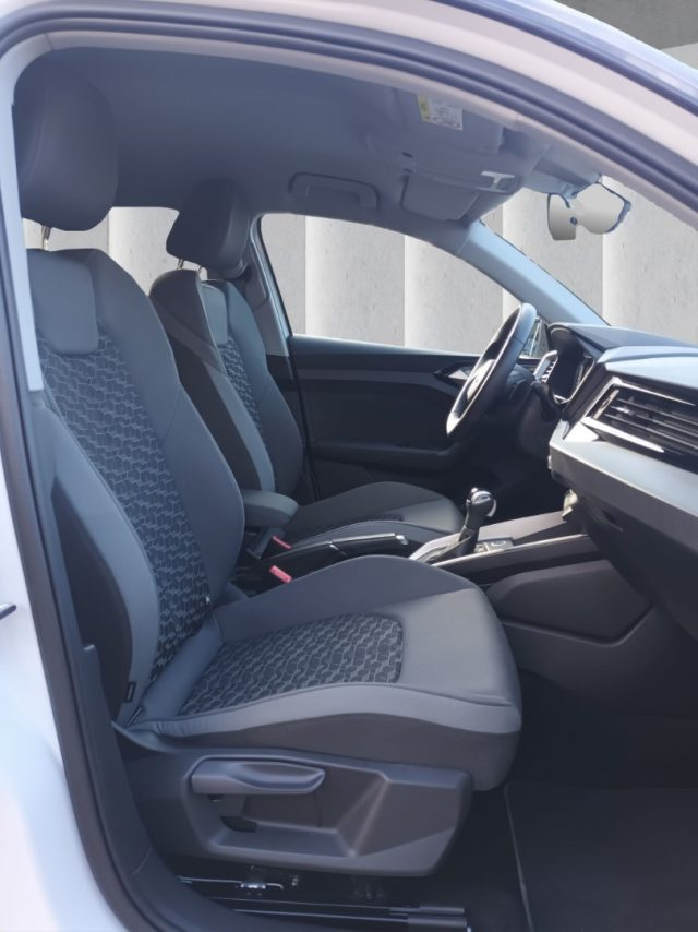 AUDI A1 SPB 30 TFSI BLACKLINE PACKLUCI P - foto 11