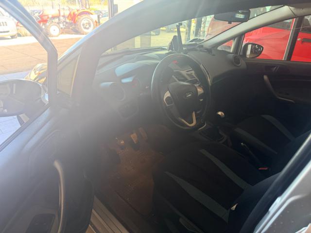 FORD FIESTA + 1.4 TDCI 68CV 5 PORTE - foto 4