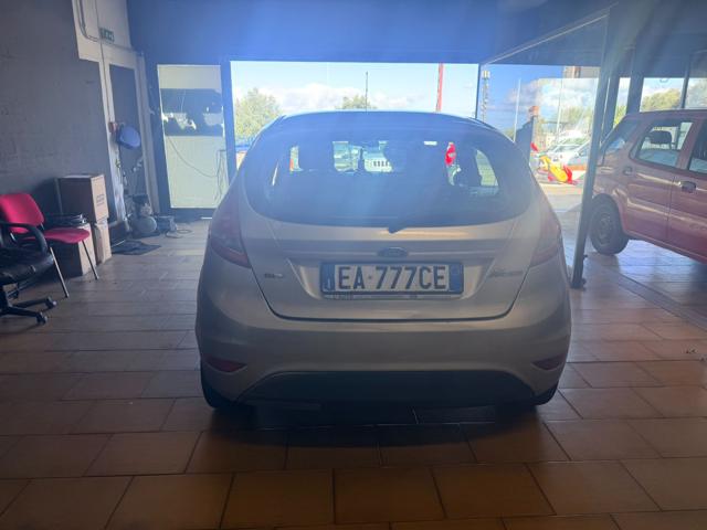 FORD FIESTA + 1.4 TDCI 68CV 5 PORTE - foto 8