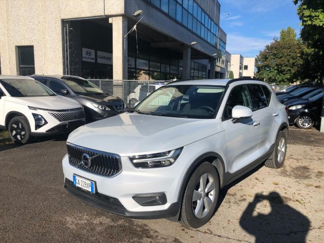 VOLVO XC40 D3  GEARTRONIC MOMENTUM