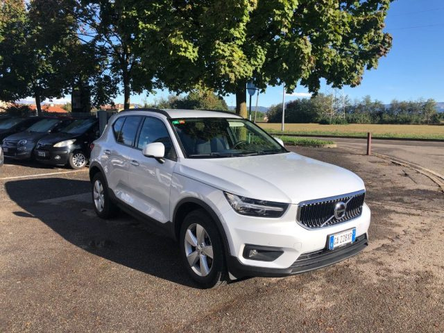 VOLVO XC40 D3  GEARTRONIC MOMENTUM - foto 2