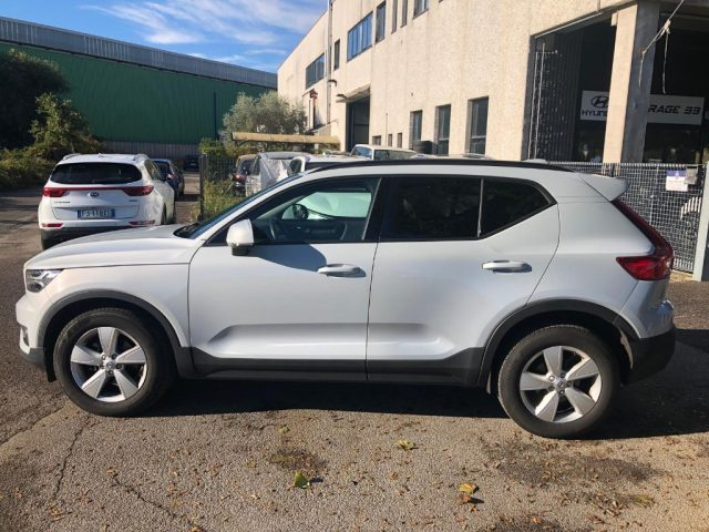 VOLVO XC40 D3  GEARTRONIC MOMENTUM - foto 4