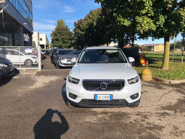 VOLVO XC40 D3  GEARTRONIC MOMENTUM - foto 3