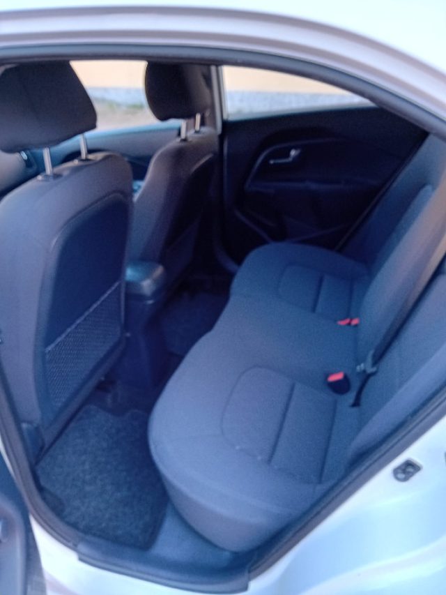 KIA RIO 1.2 - foto 4