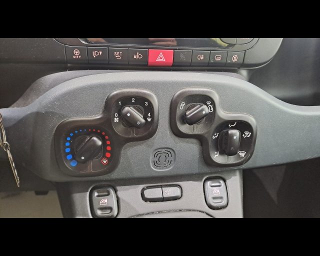 FIAT NEW PANDA 1.0 HYBRID S&S 70CV 5 POSTI - foto 9