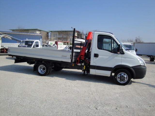 IVECO Daily 35C18  3.0 HPT a cassone Immagine 2
