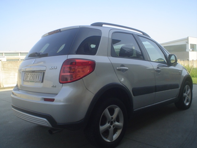 SUZUKI SX4 1.9 DDiS 4WD Outdoor VISTA E PIACIUTA Immagine 2