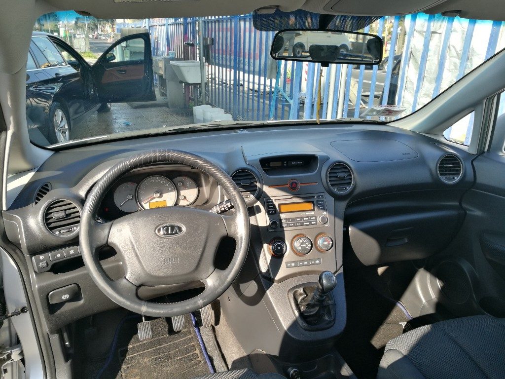 KIA Carens CRDi Class Sensori Parking Posteriori - 9