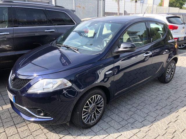 lancia ypsilon 1.3 mjt 16v 95 cv 5 porte s&s gold anno 2016