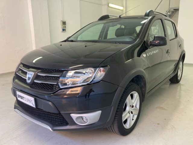 dacia sandero stepway tce gpl ss lauréate navigatore bluetooth anno 2016