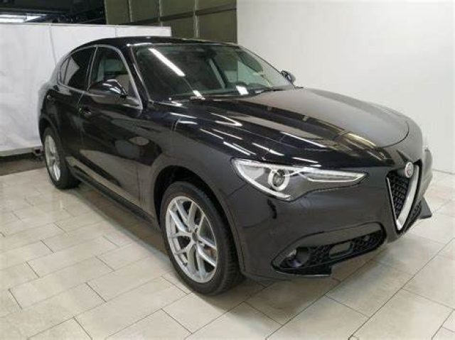 alfa romeo stelvio 2.0 turbo 280cv at8 q4 executive nero vulcano anno 2019