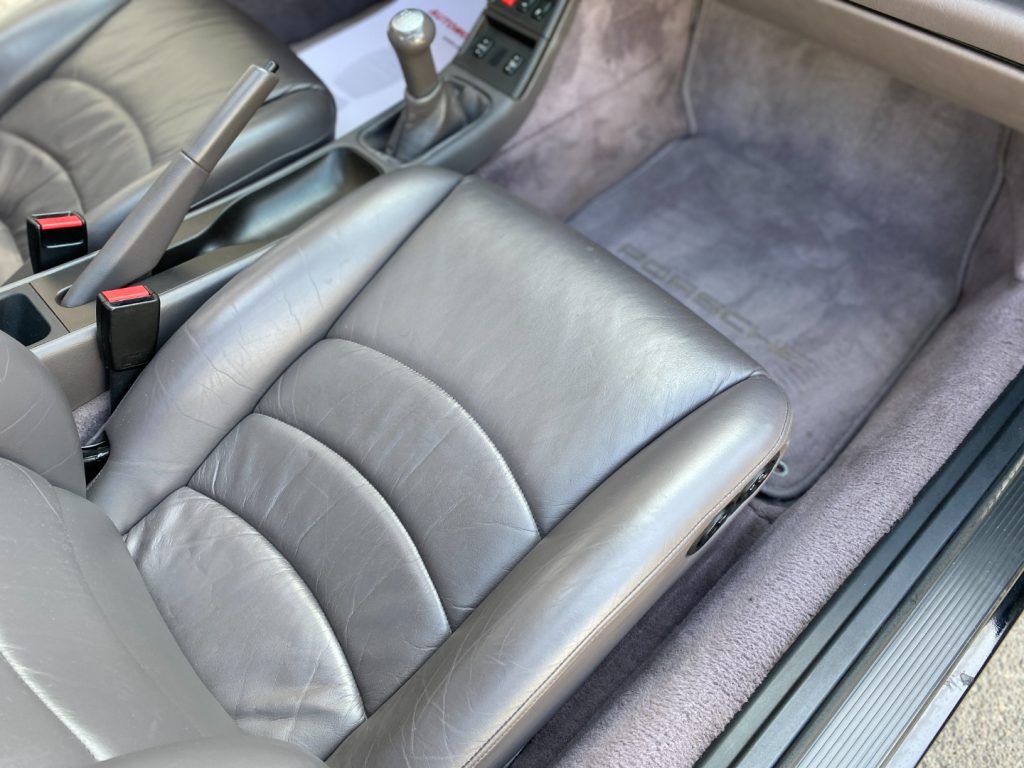 PORSCHE 993 Carrera 4 Coupé - Service Book Porsche - ASI - 19