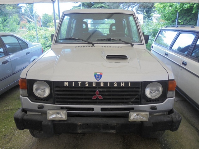 mitsubishi pajero 2.5 tdi wagon semi-high roof anno 1989