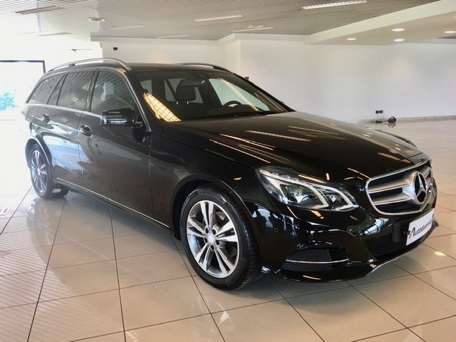 mercedes-benz e 220 bluetec s.w. sport km 36335 pelle,navi, full optio anno 2016