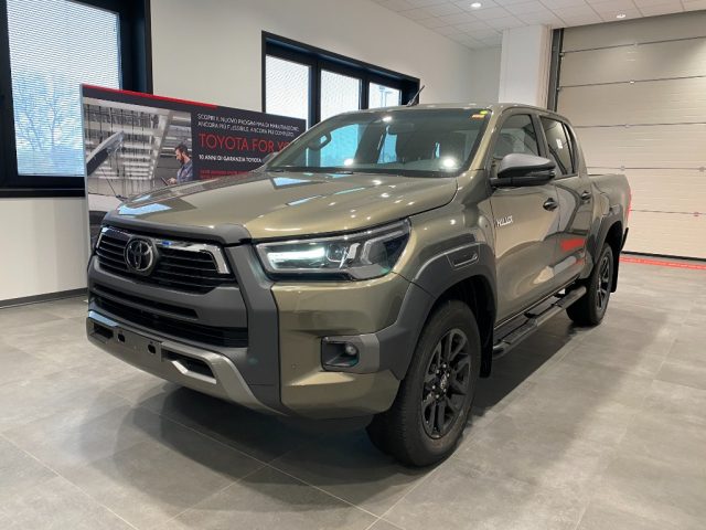 TOYOTA Hilux 2.8 D A/T 4WD 4 porte Double Cab Invincible MY'23 Nuovo